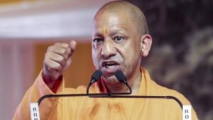CM योगी की मां पर विवादित टिप्पणी करने वाले मौलाना के खिलाफ कार्रवाई, पुलिस ने दर्ज की FIR