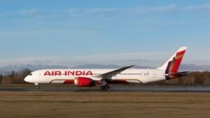 महंगे ईंधन ने बढ़ाई चिंता, Air India का बड़ा फैसला, घरेलू उड़ानों में 22% तक कटौती