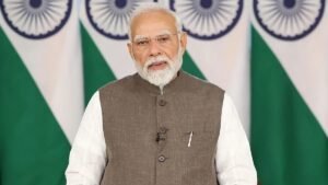 भीषण गर्मी के बीच Narendra Modi की अपील — “ज्यादा से ज्यादा पानी पिएं”