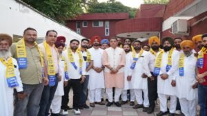 आप को बड़ा समर्थन, श्री हरगोबिंदपुर नगर परिषद के अध्यक्ष नवदीप सिंह पन्नू, कई पार्षद और पठानकोट के कांग्रेसी नेता हुए पार्टी में शामिल