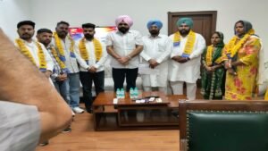 बोहा और बरेटा नगर काउंसिल के कई आजाद पार्षद आप में शामिल