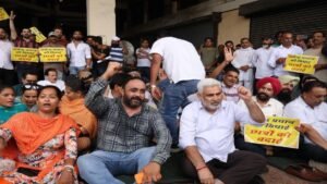 भाजपा की केंद्र सरकार की विद्यार्थी विरोधी नीतियों के खिलाफ पूरे आप ने पंजाब में ‘थाली बजाओ, तानाशाह भगाओ’  किए विरोध प्रदर्शन