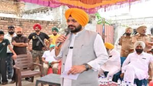 पंजाब के मंत्रियों और विधायकों ने भगवंत मान सरकार की जनहितैषी नीतियों को घर-घर तक पहुंचाने के लिए पूरे पंजाब में ‘लोक मिलनी’ का आयोजन किया