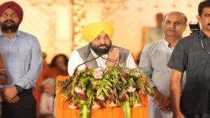 मांवां-धियां सत्कार योजना के तहत बड़ी संख्या में महिलाओं को 3,000 रुपये मिले; बाकी बची माताओं-बहनों को पहली अगस्त को मिलेंगे पैसे: अरविंद केजरीवाल